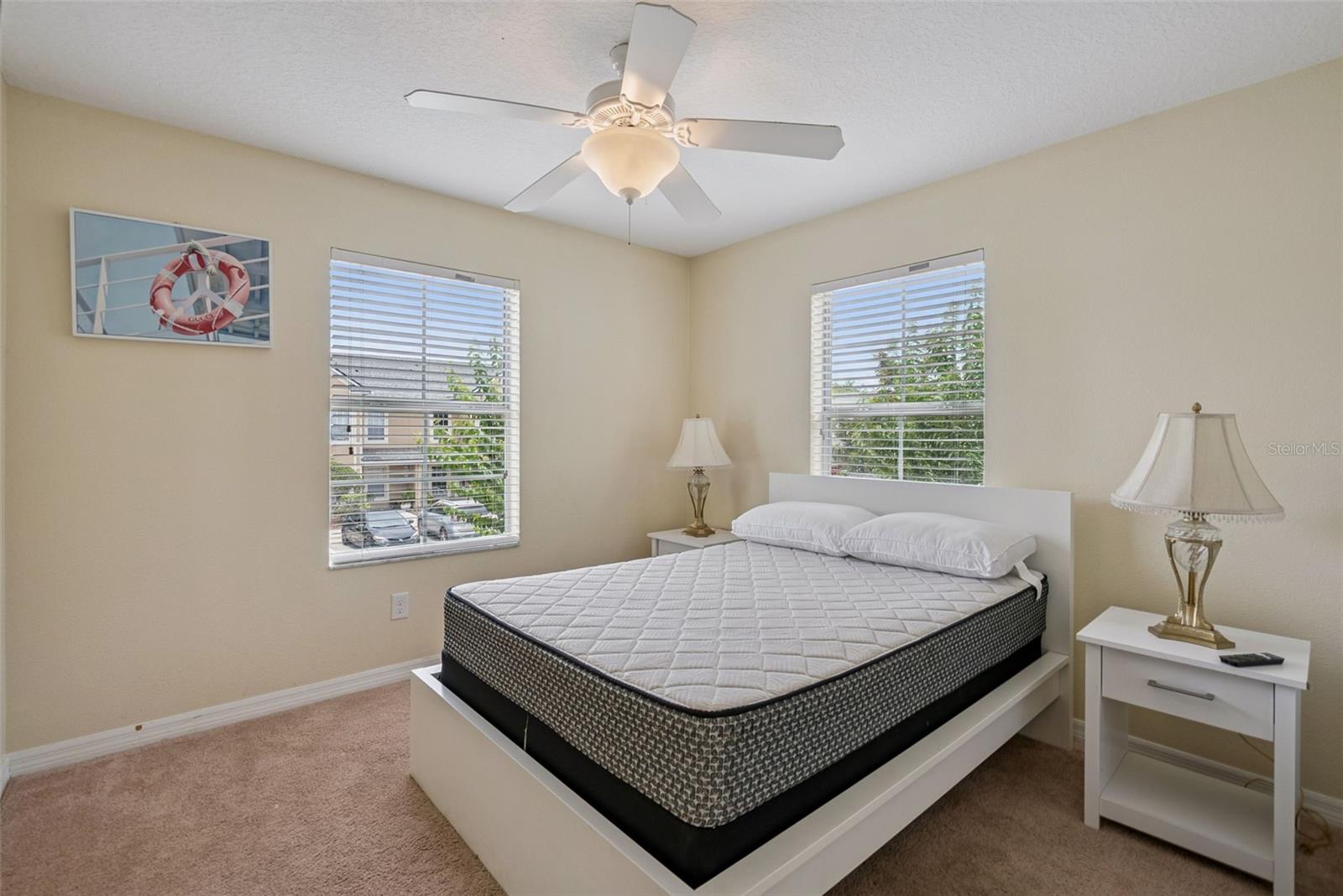 450 Carina Cir Property Photo 4