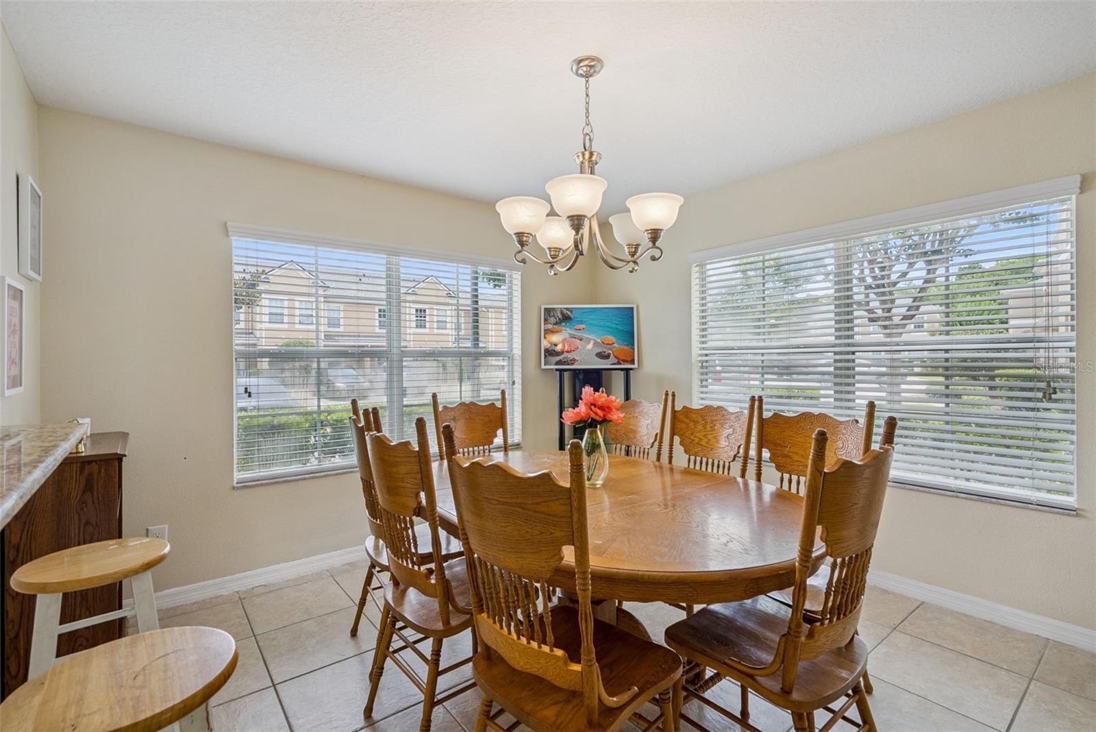 450 Carina Cir Property Photo 6
