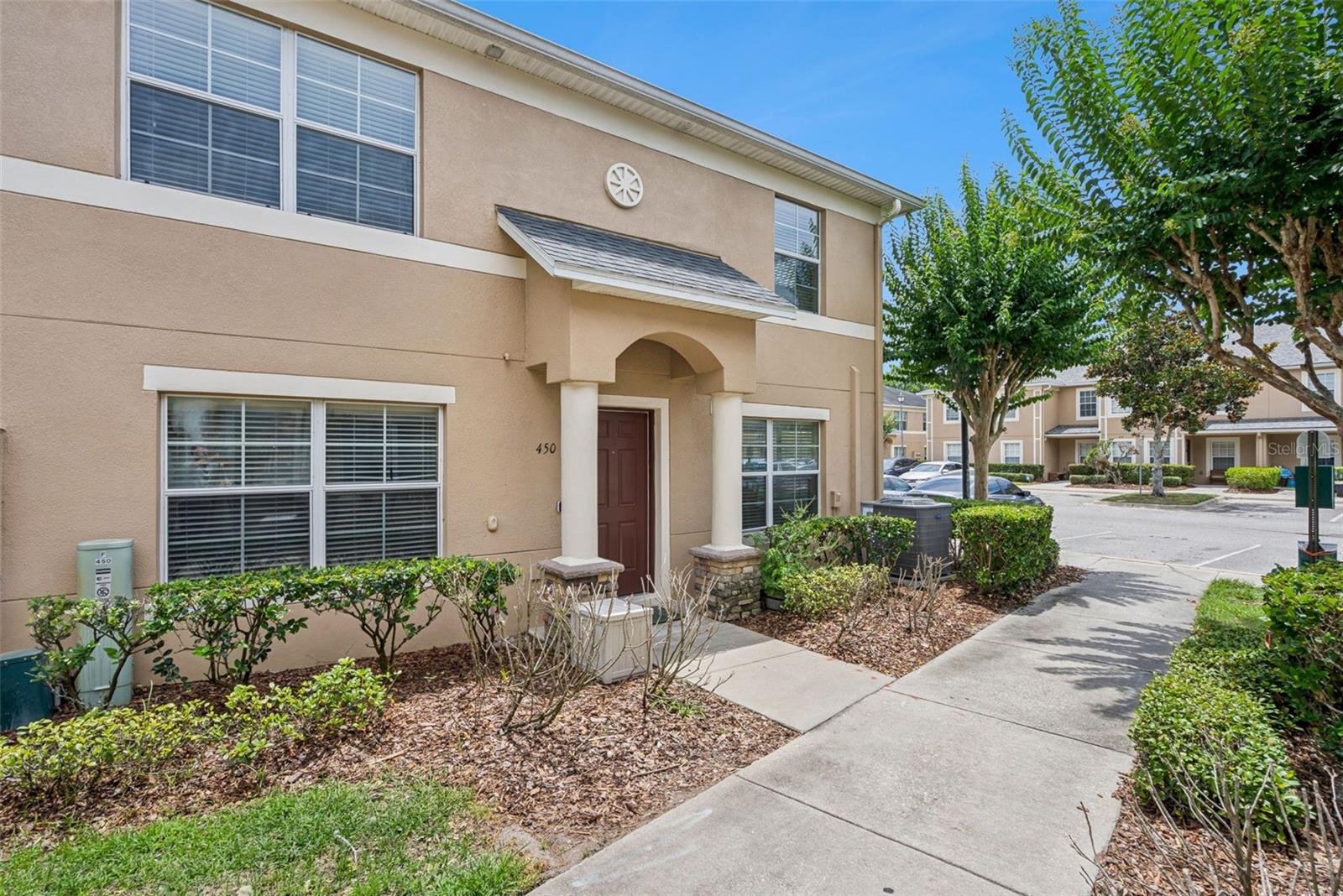 450 Carina Cir Property Photo 7
