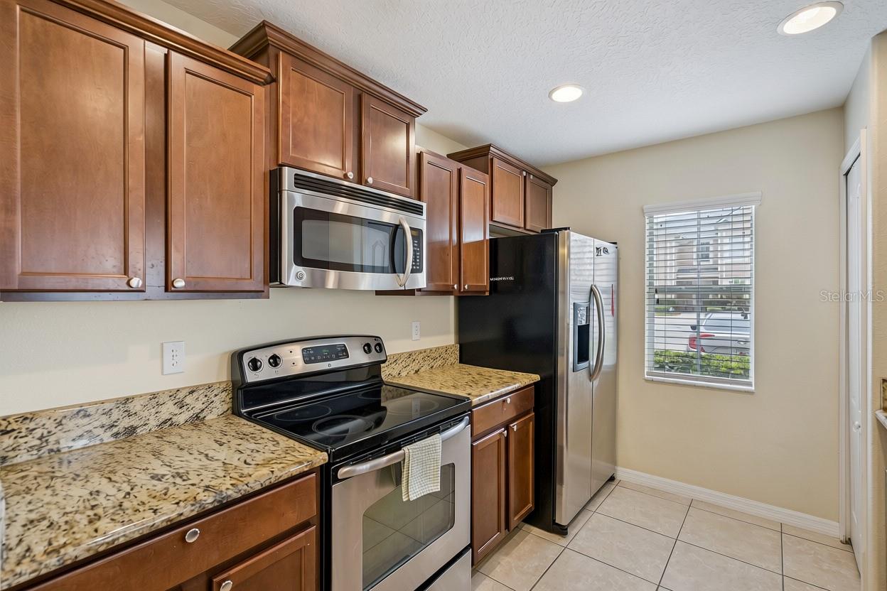 450 Carina Cir Property Photo 12