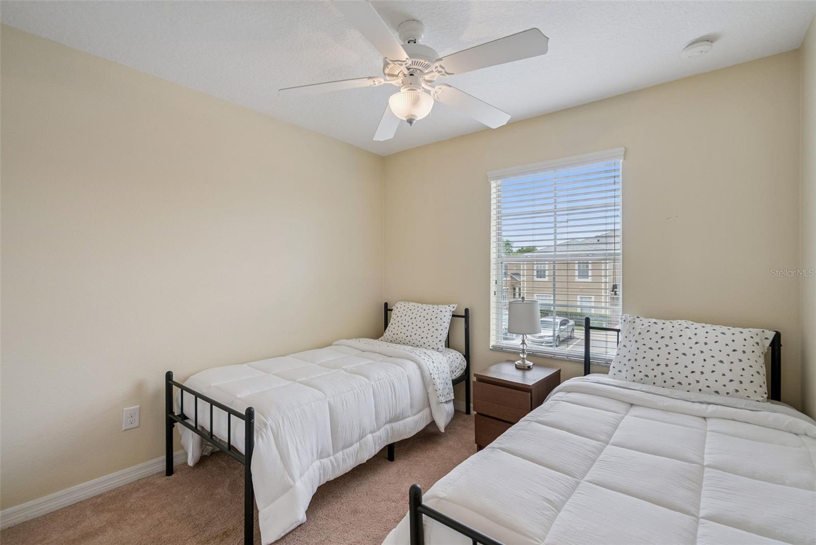 450 Carina Cir Property Photo 20