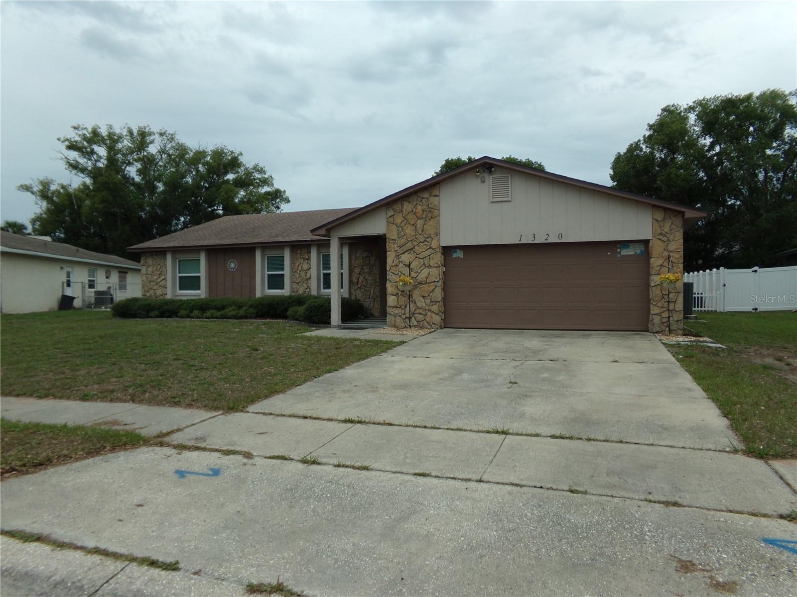 1320 Gladiolas Dr Property Photo 1