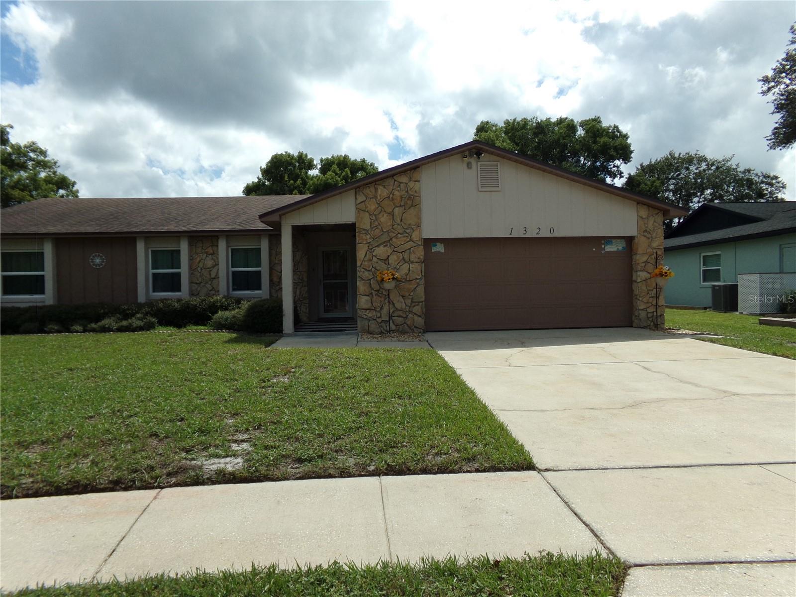 1320 Gladiolas Dr Property Photo 1