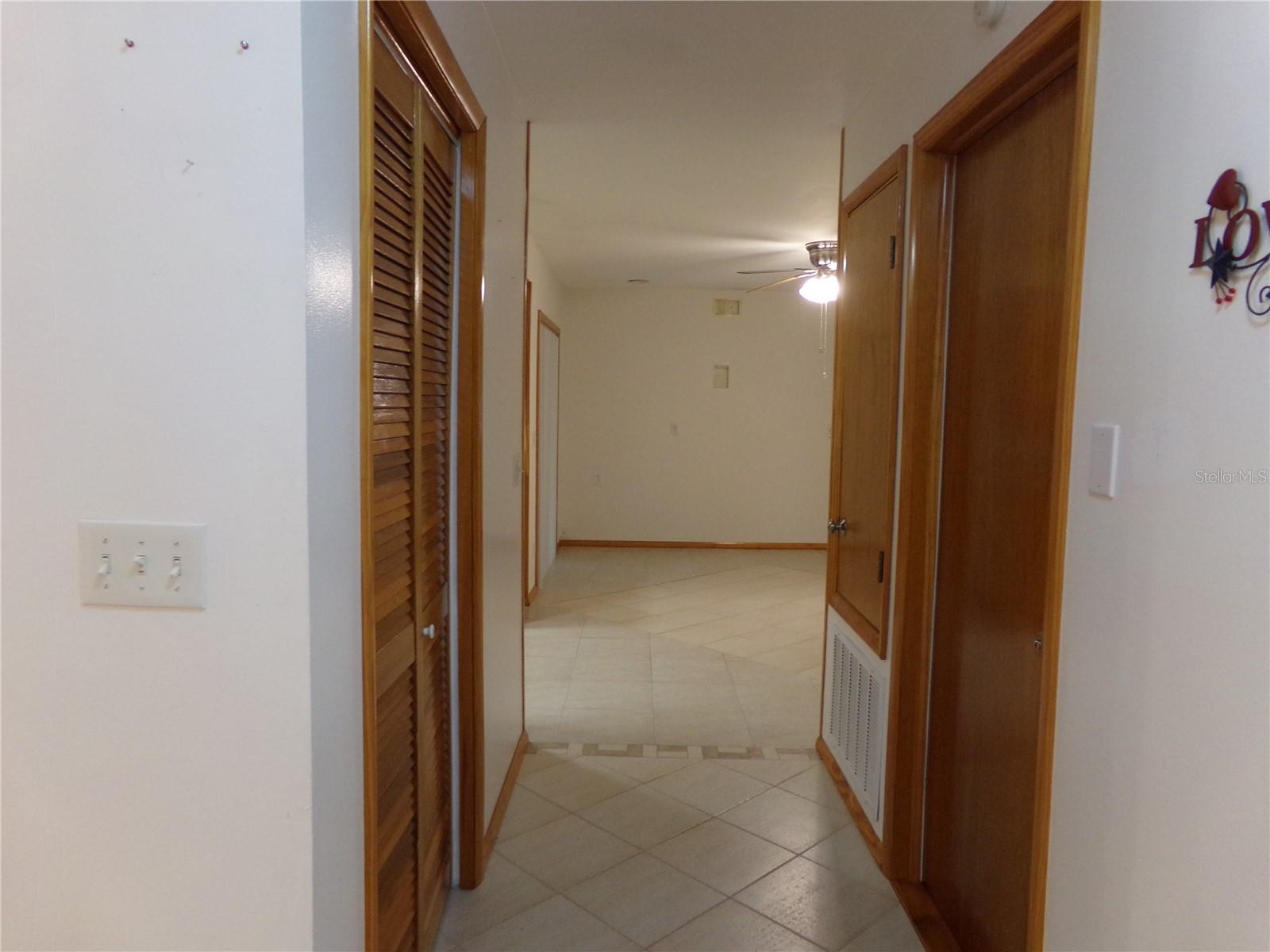 1320 Gladiolas Dr Property Photo 7