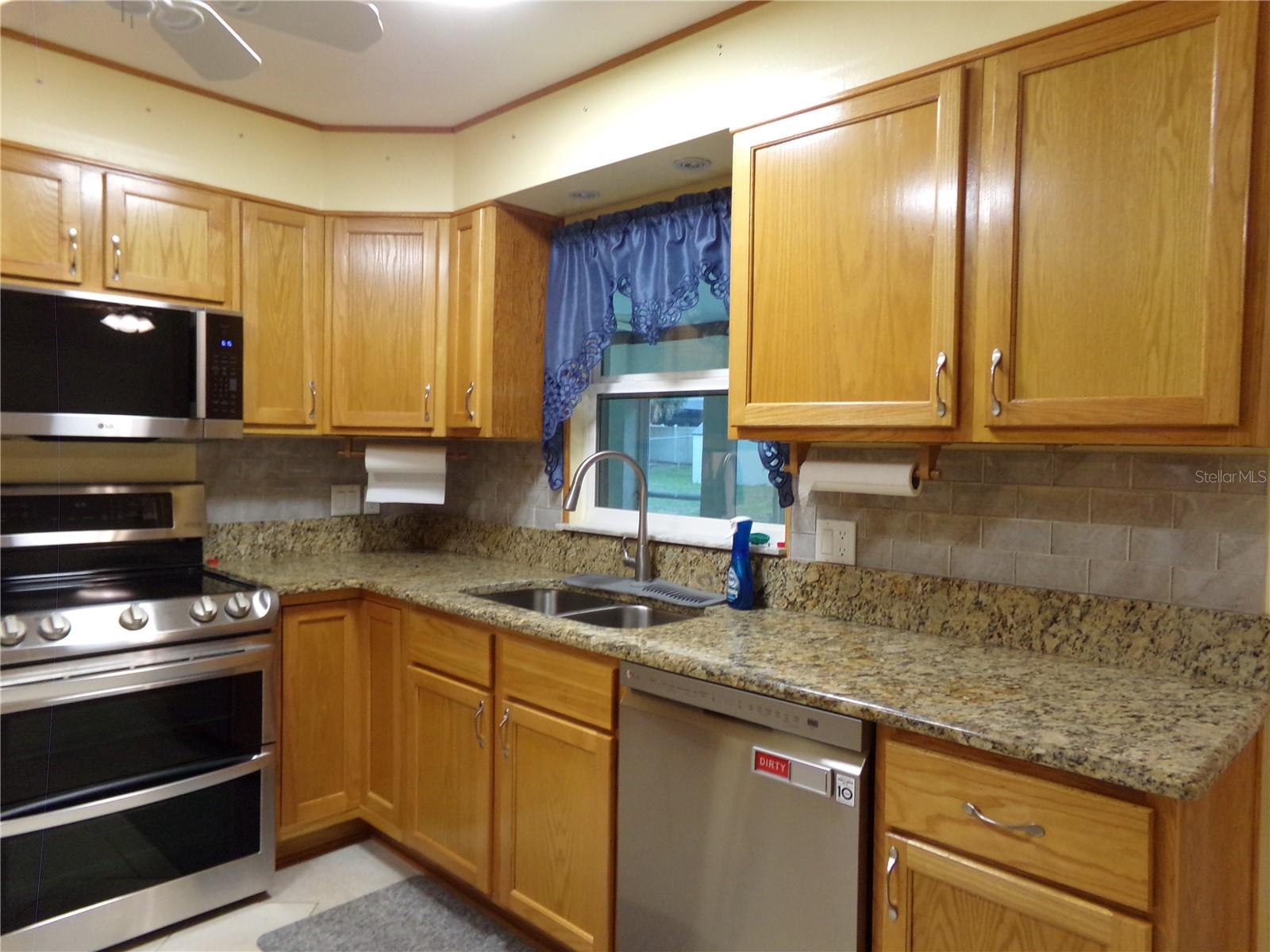 1320 Gladiolas Dr Property Photo 12