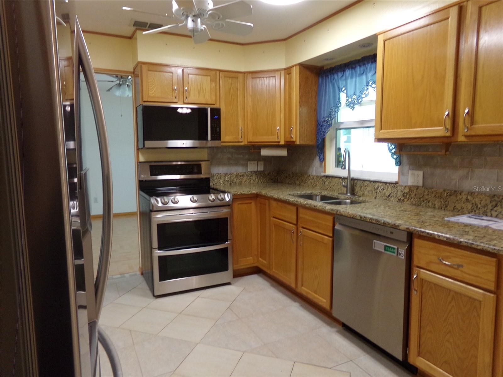 1320 Gladiolas Dr Property Photo 14