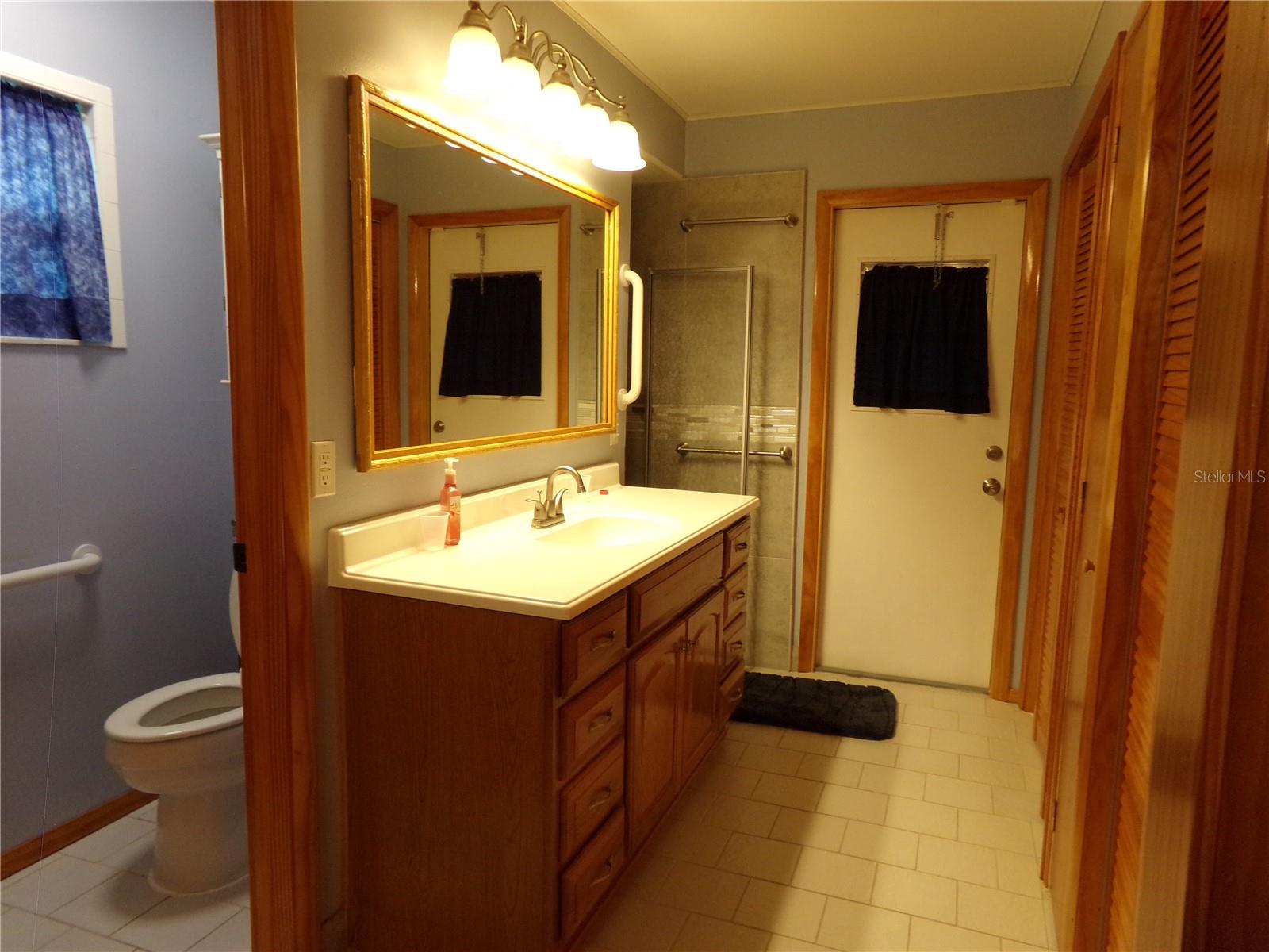 1320 Gladiolas Dr Property Photo 21