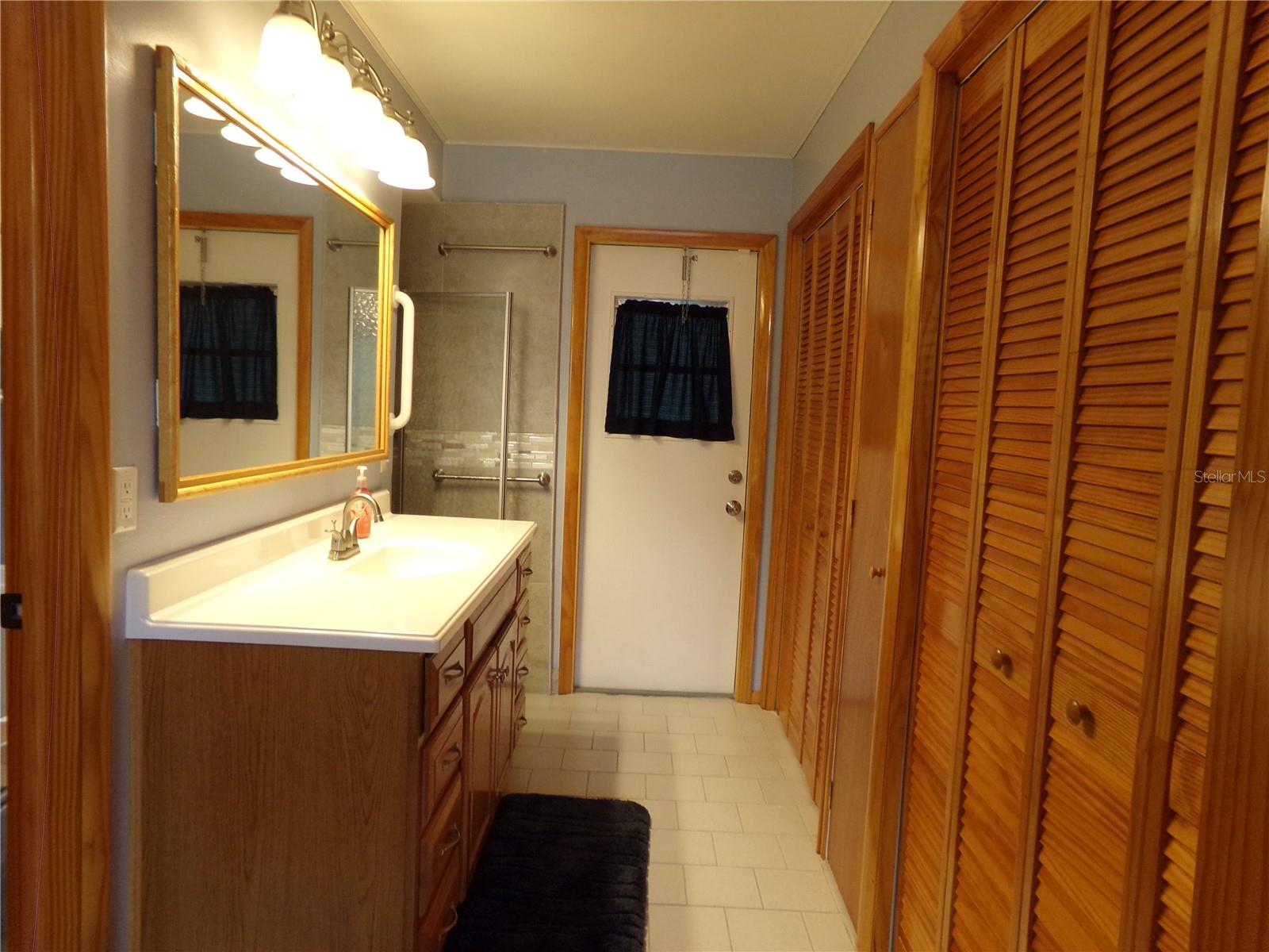 1320 Gladiolas Dr Property Photo 23