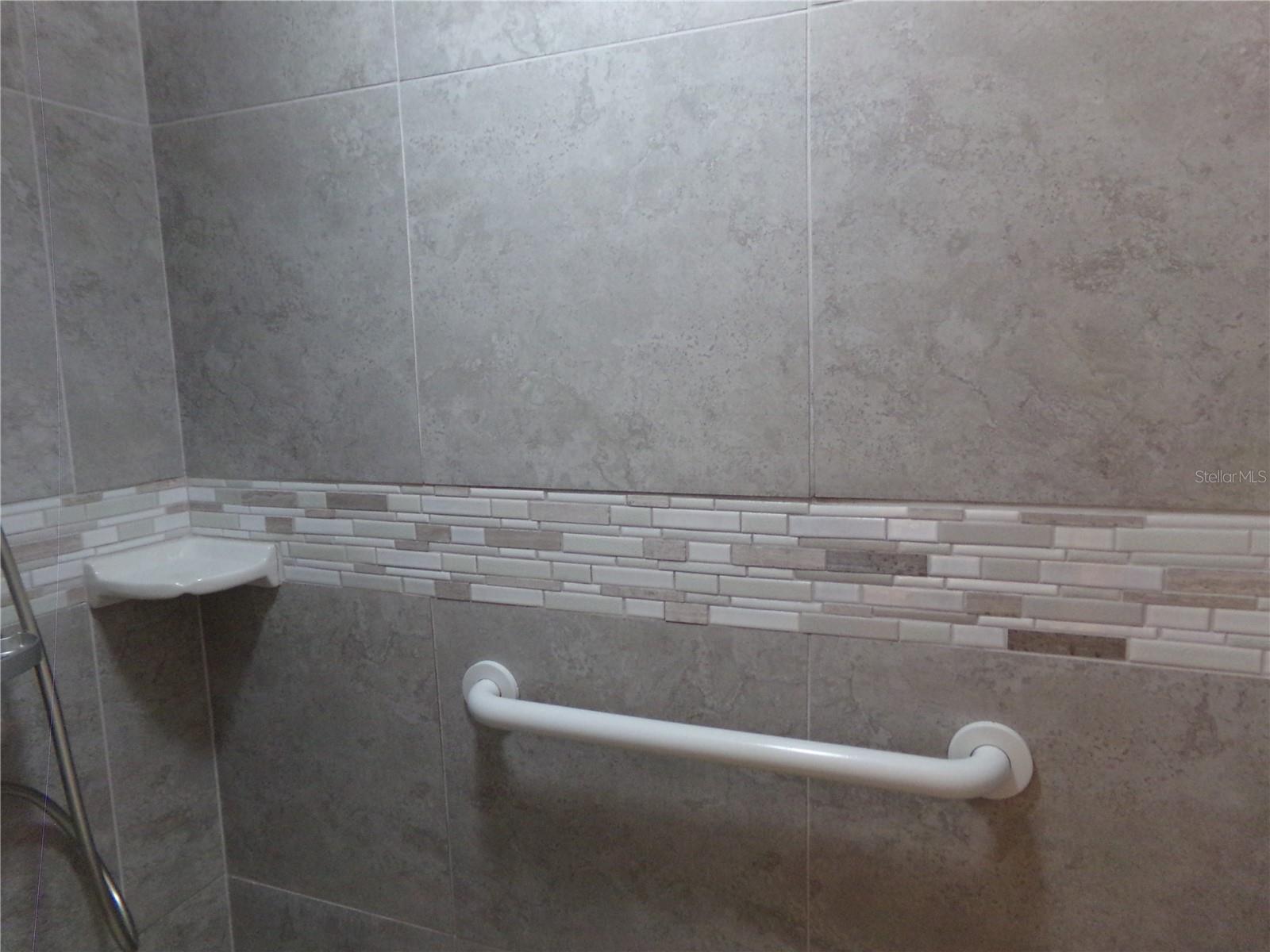 1320 Gladiolas Dr Property Photo 25