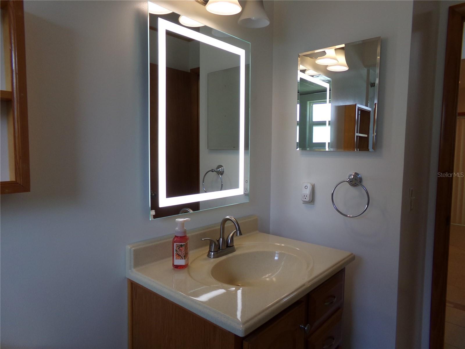1320 Gladiolas Dr Property Photo 34