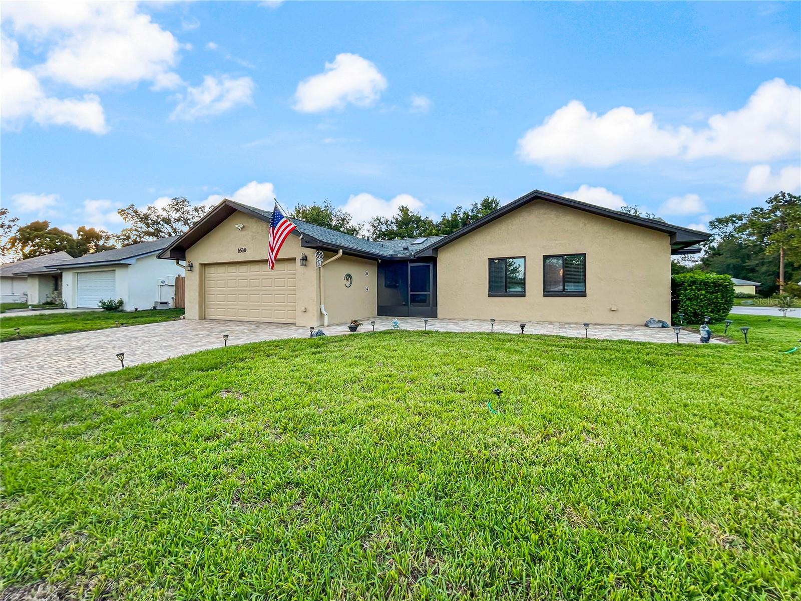 1616 E Sandpiper Trl Property Photo 2