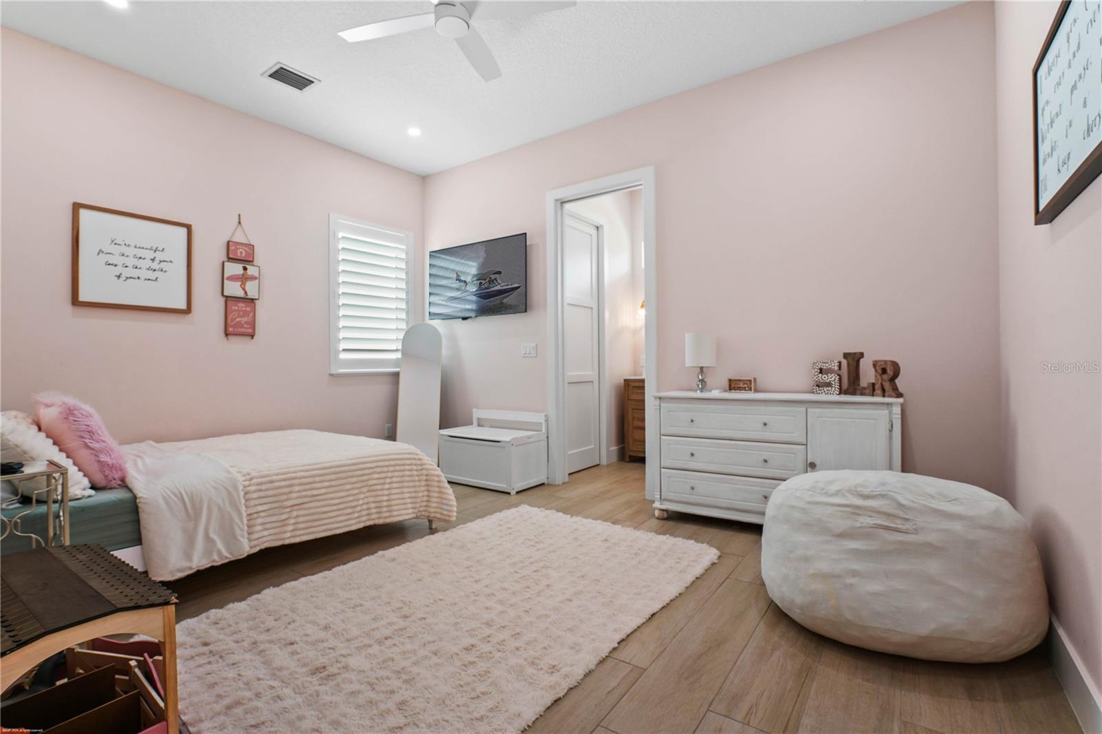 4255 79th St Property Photo 18