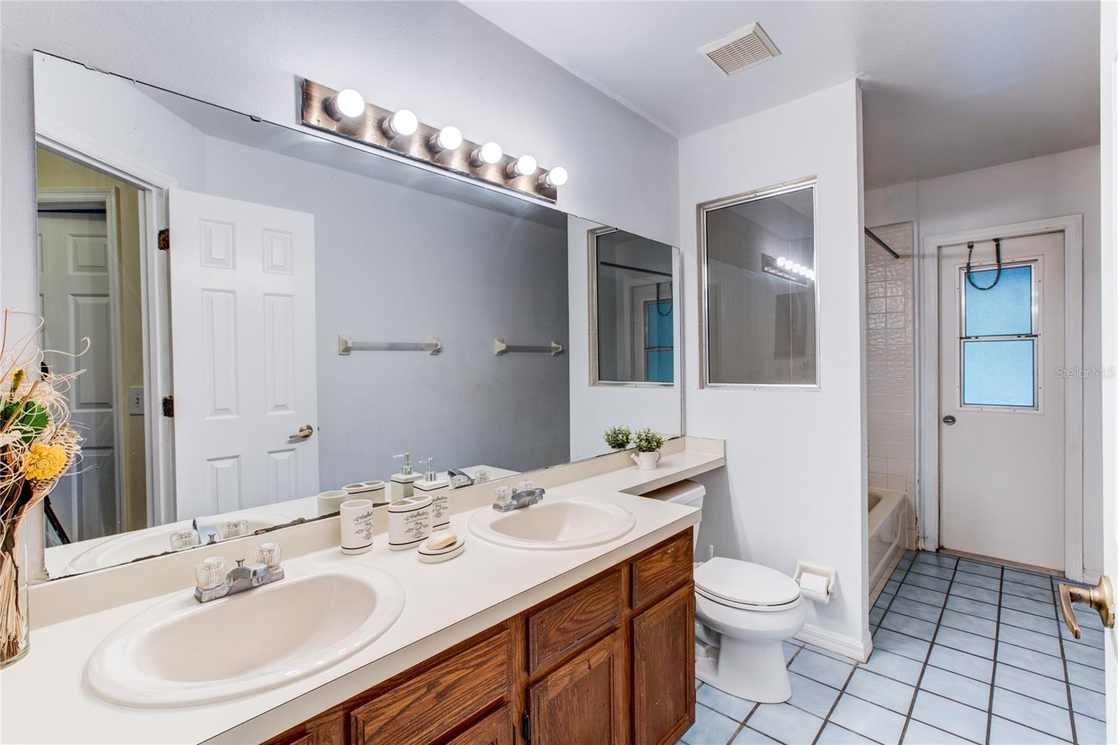 1022 Silcox Branch Cir Property Photo 19