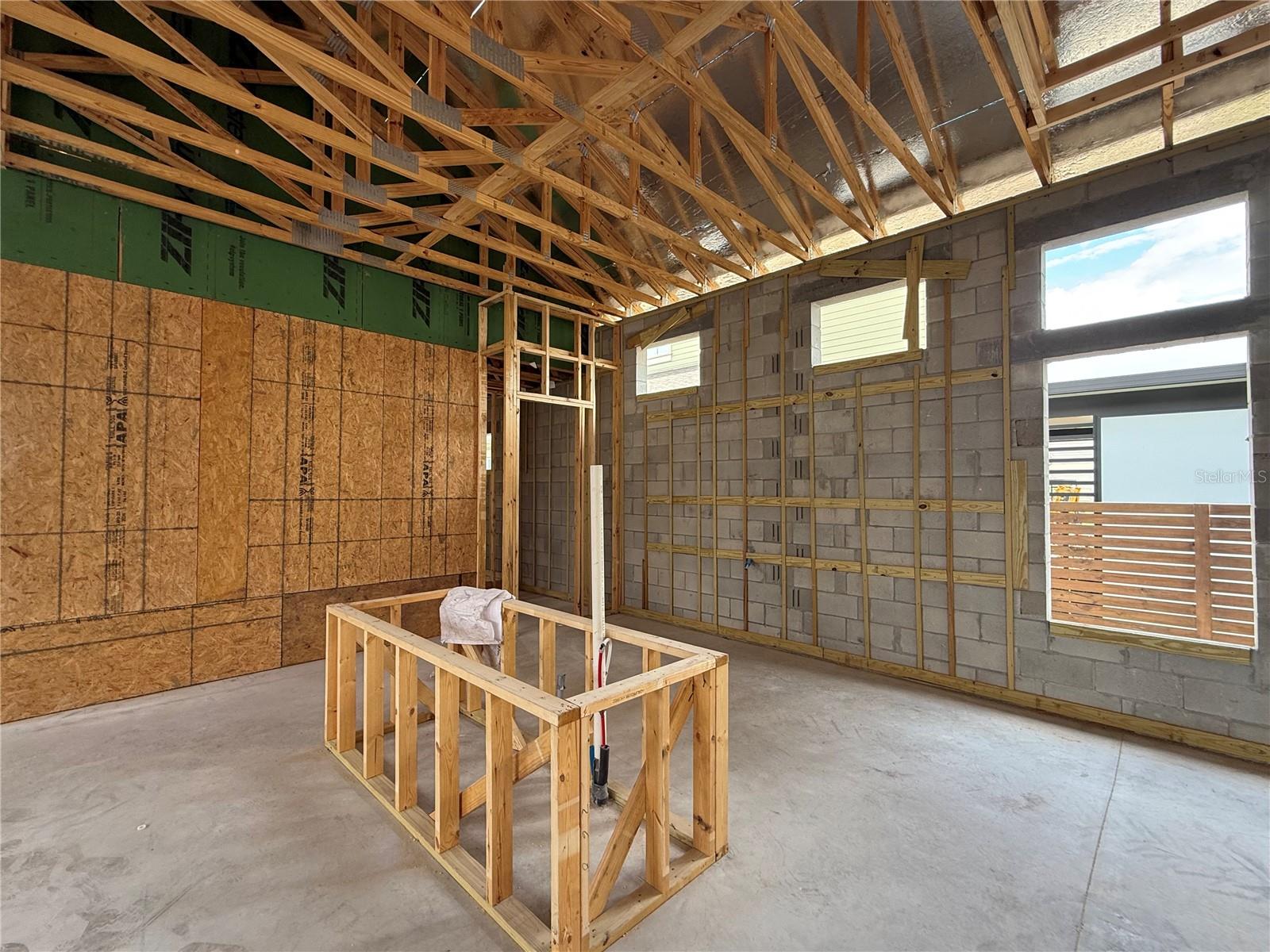 10061 Gobat Aly Property Photo 3