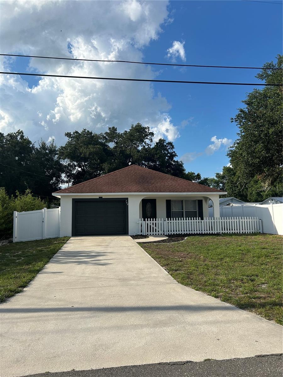 702 Lemon Ave Property Photo 1