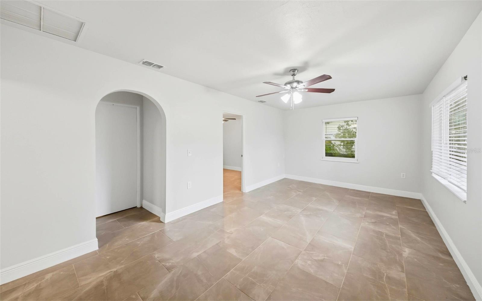 1715 Sunset Dr Property Photo 5