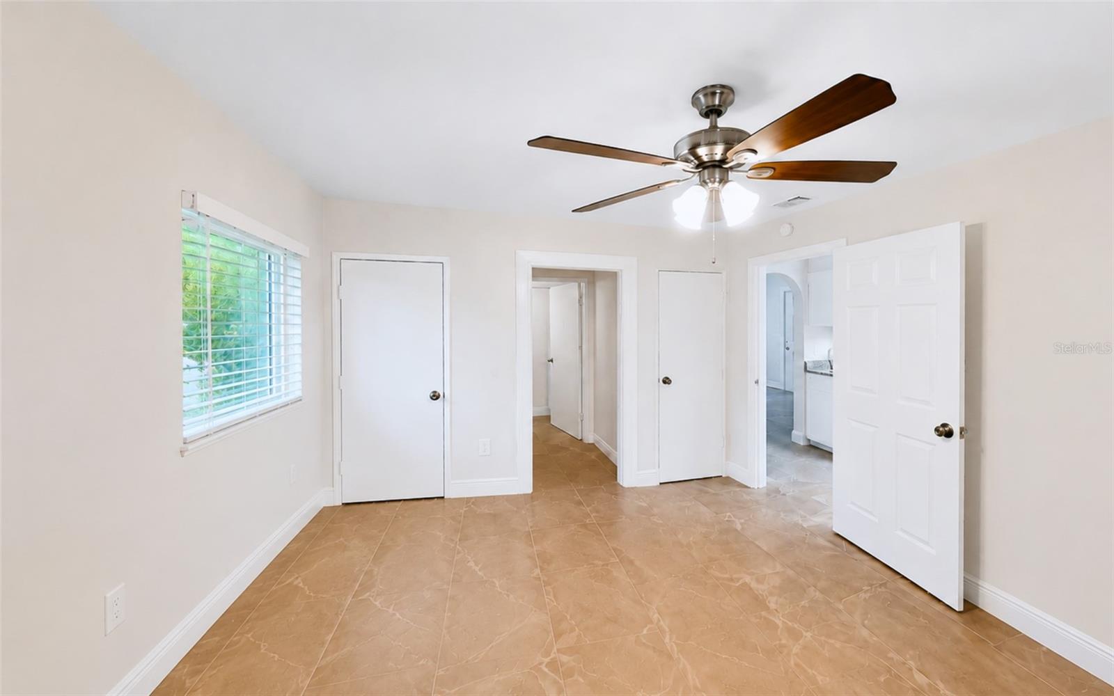 1715 Sunset Dr Property Photo 14