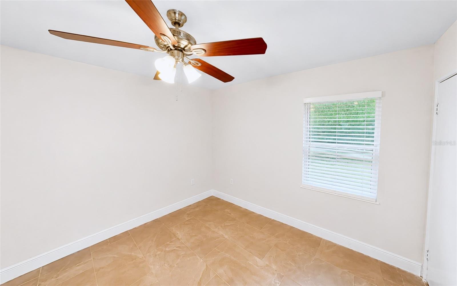 1715 Sunset Dr Property Photo 16