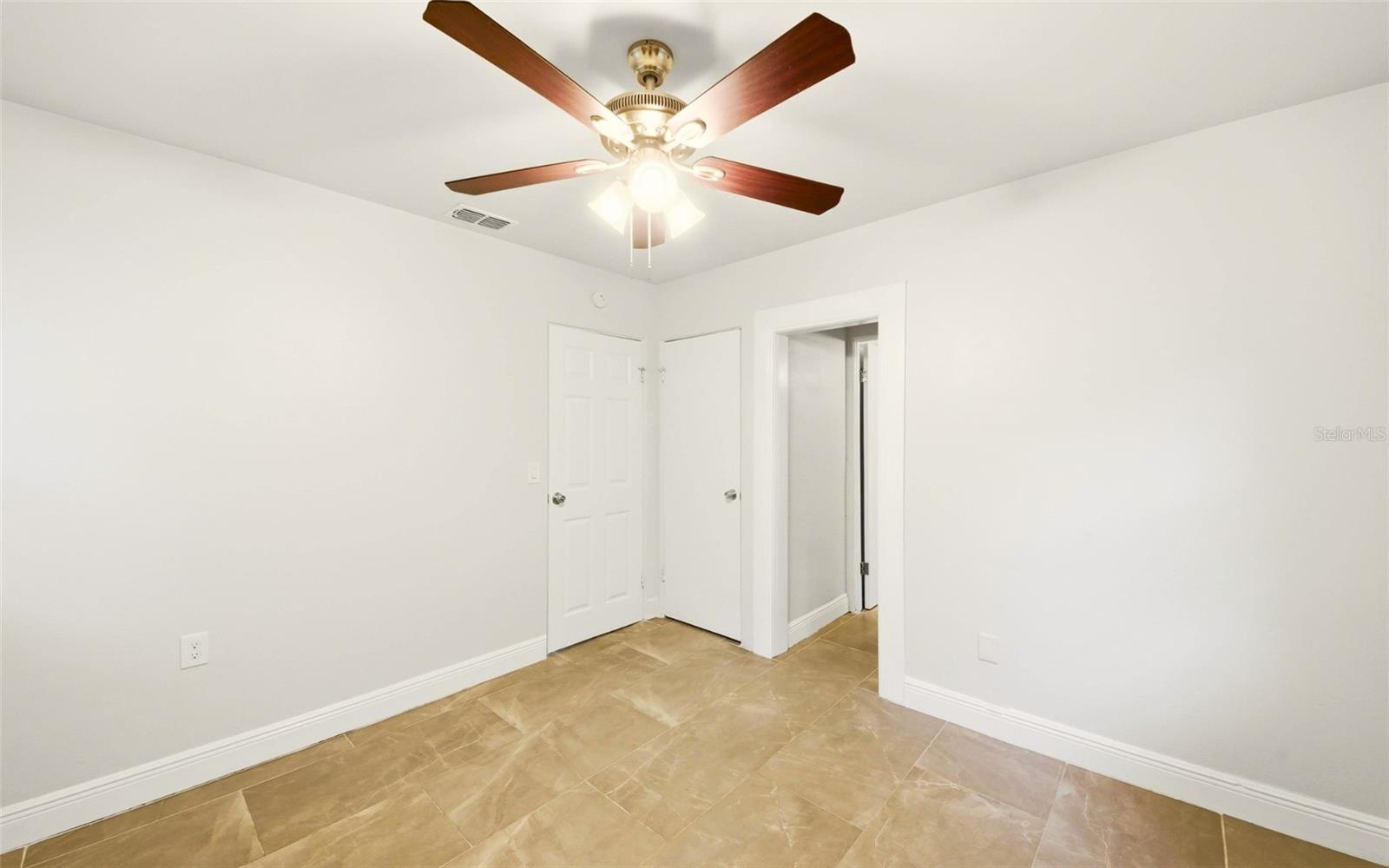 1715 Sunset Dr Property Photo 17