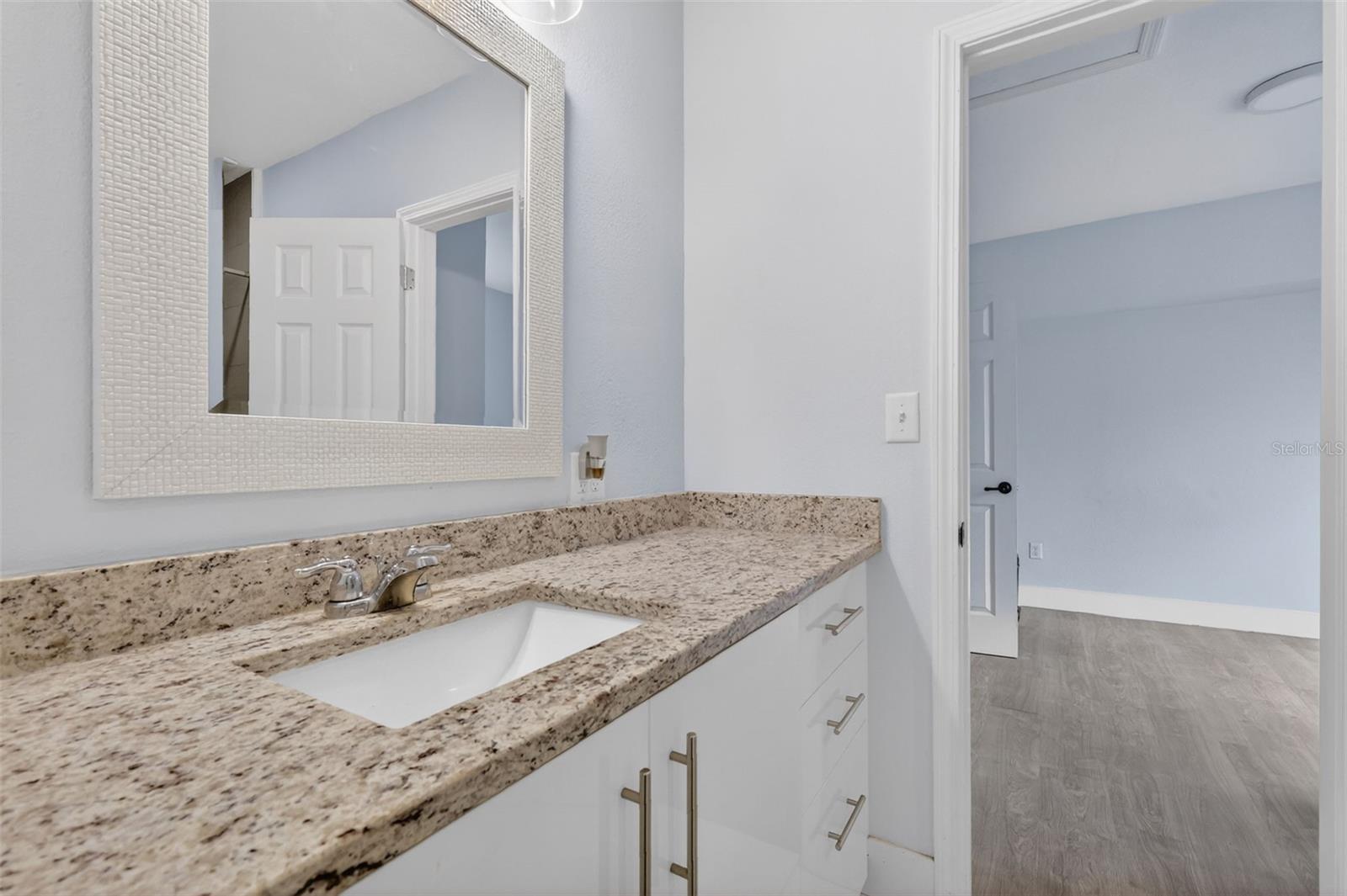 1114 Pine Ave Property Photo 11
