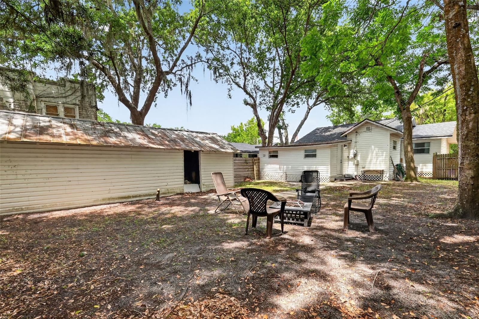 1114 Pine Ave Property Photo 17