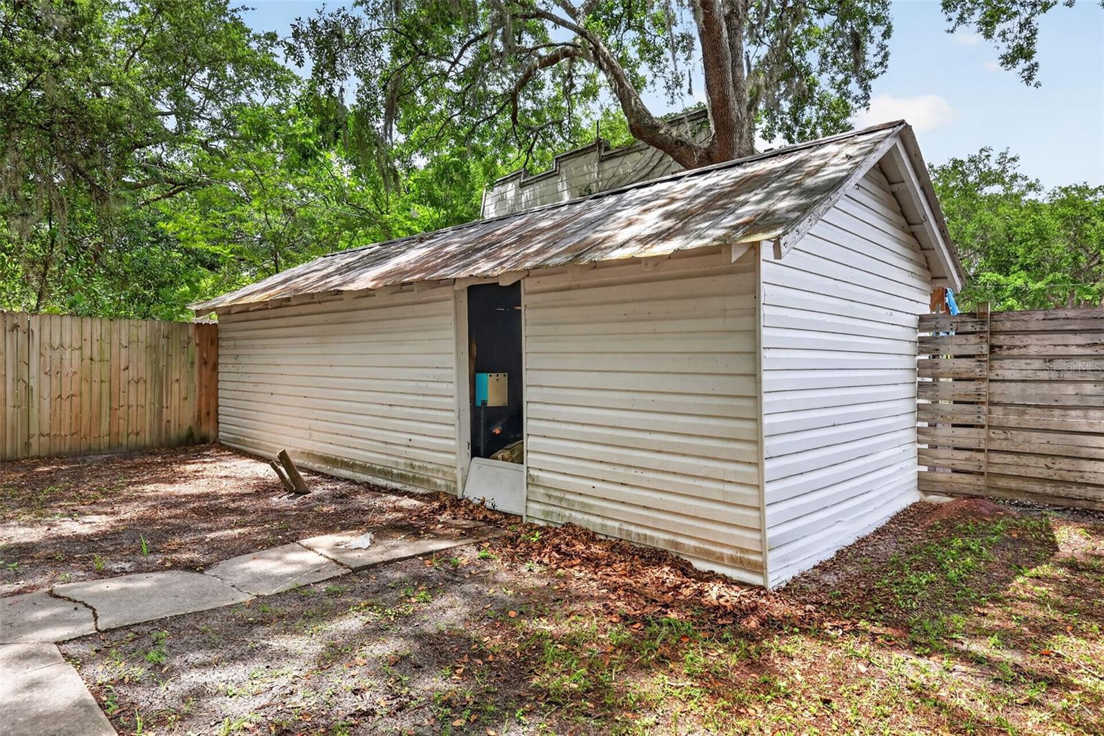 1114 Pine Ave Property Photo 18