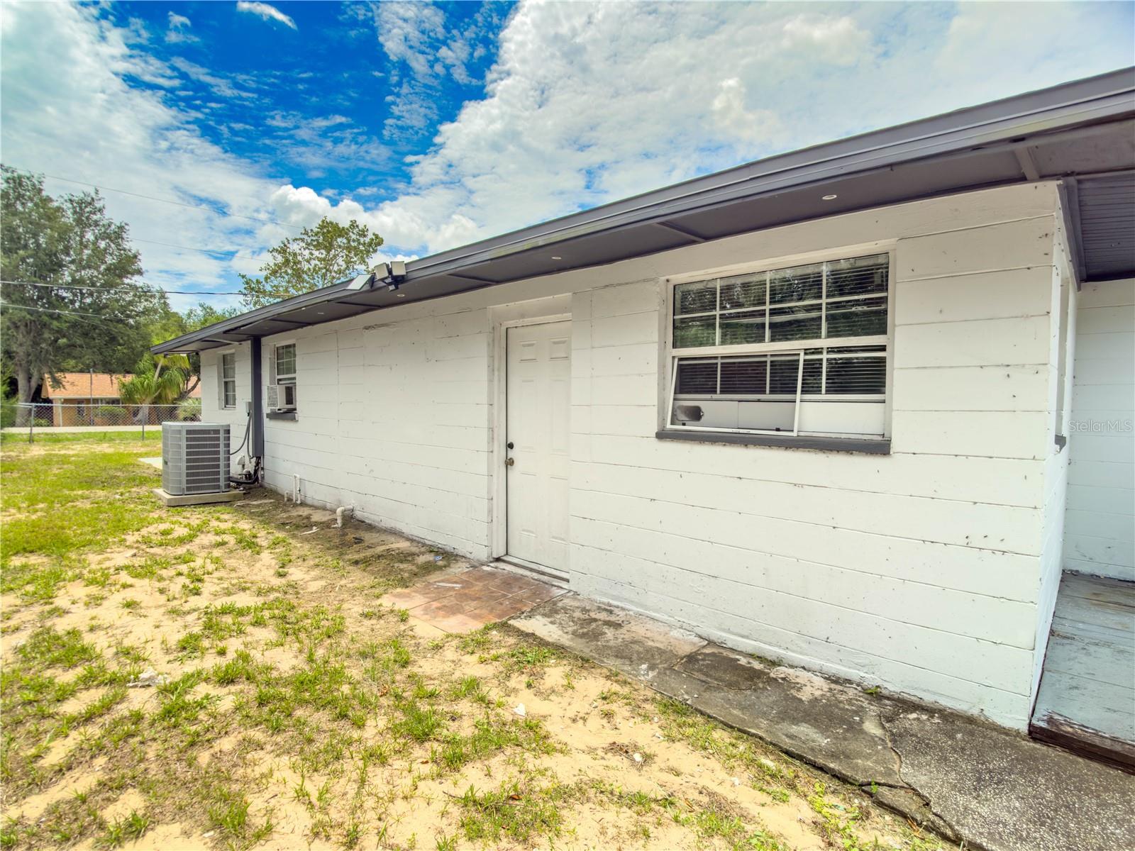 4420 Avista St Property Photo 3