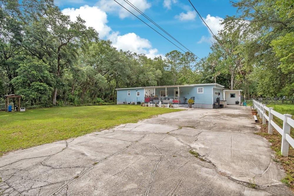 18222 Lynbrook Rd Property Photo 4