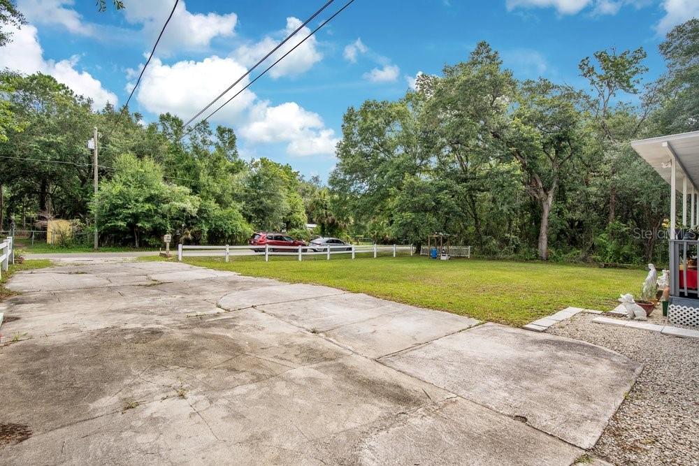 18222 Lynbrook Rd Property Photo 5