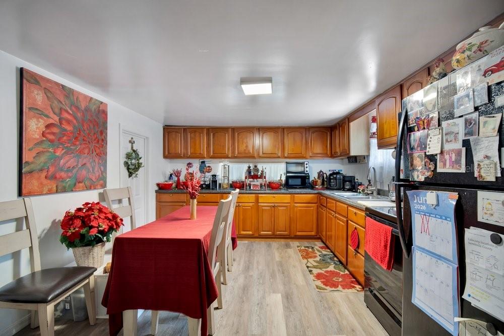 18222 Lynbrook Rd Property Photo 10