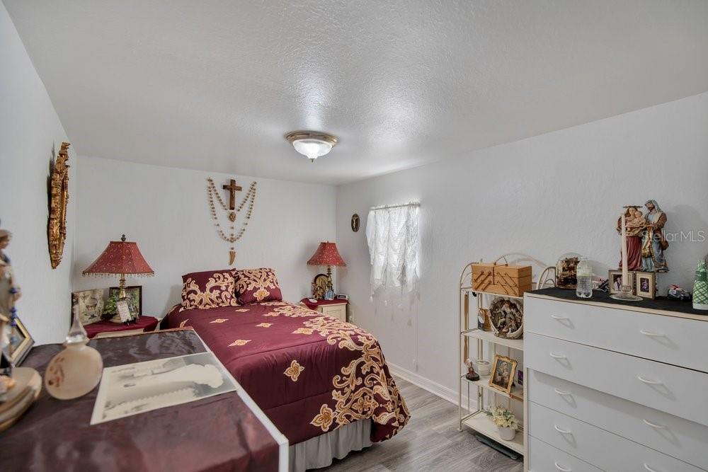 18222 Lynbrook Rd Property Photo 13