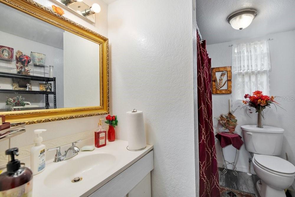 18222 Lynbrook Rd Property Photo 14