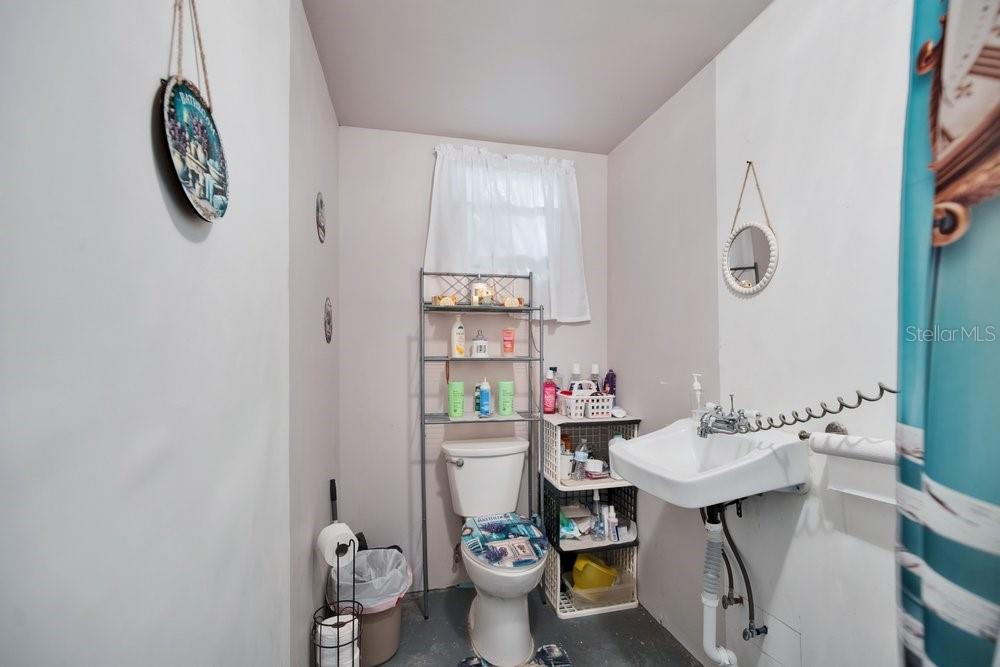 18222 Lynbrook Rd Property Photo 27