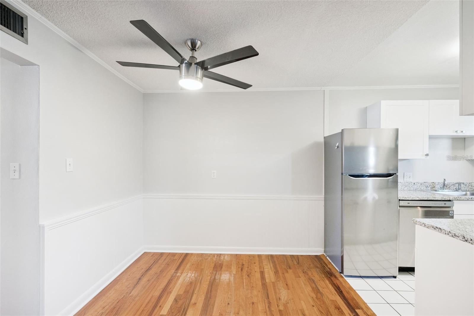 320 Lakeview St #213 Property Photo 7