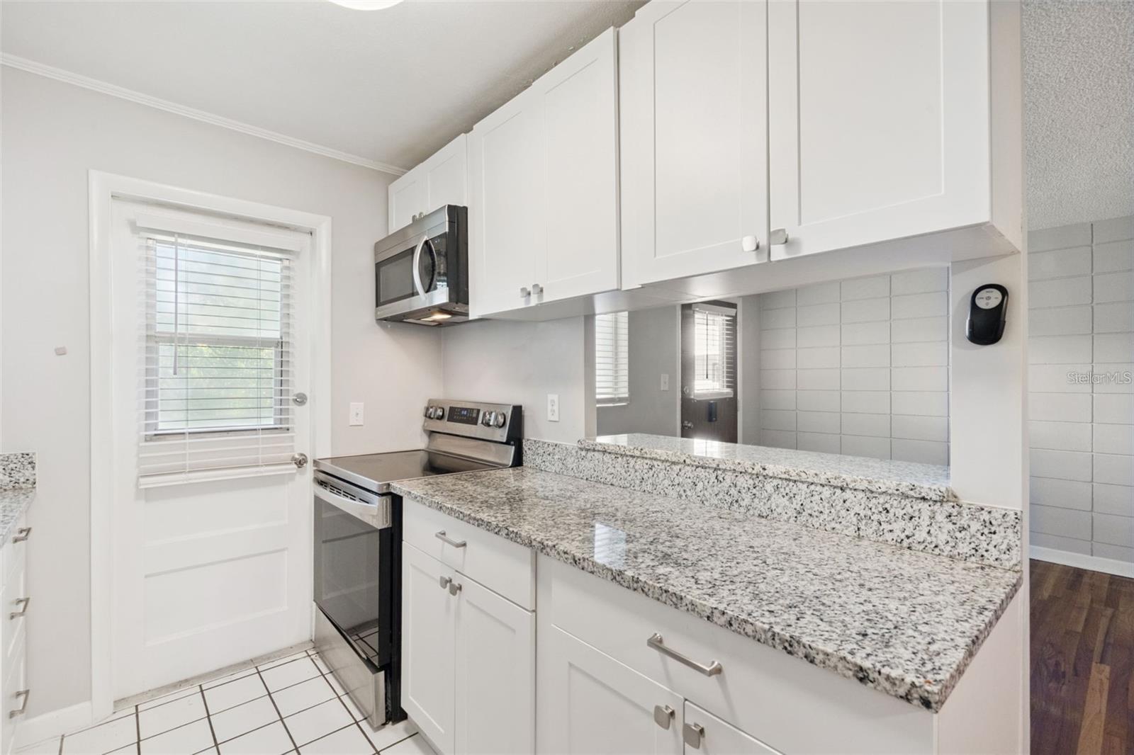 320 Lakeview St #213 Property Photo 11