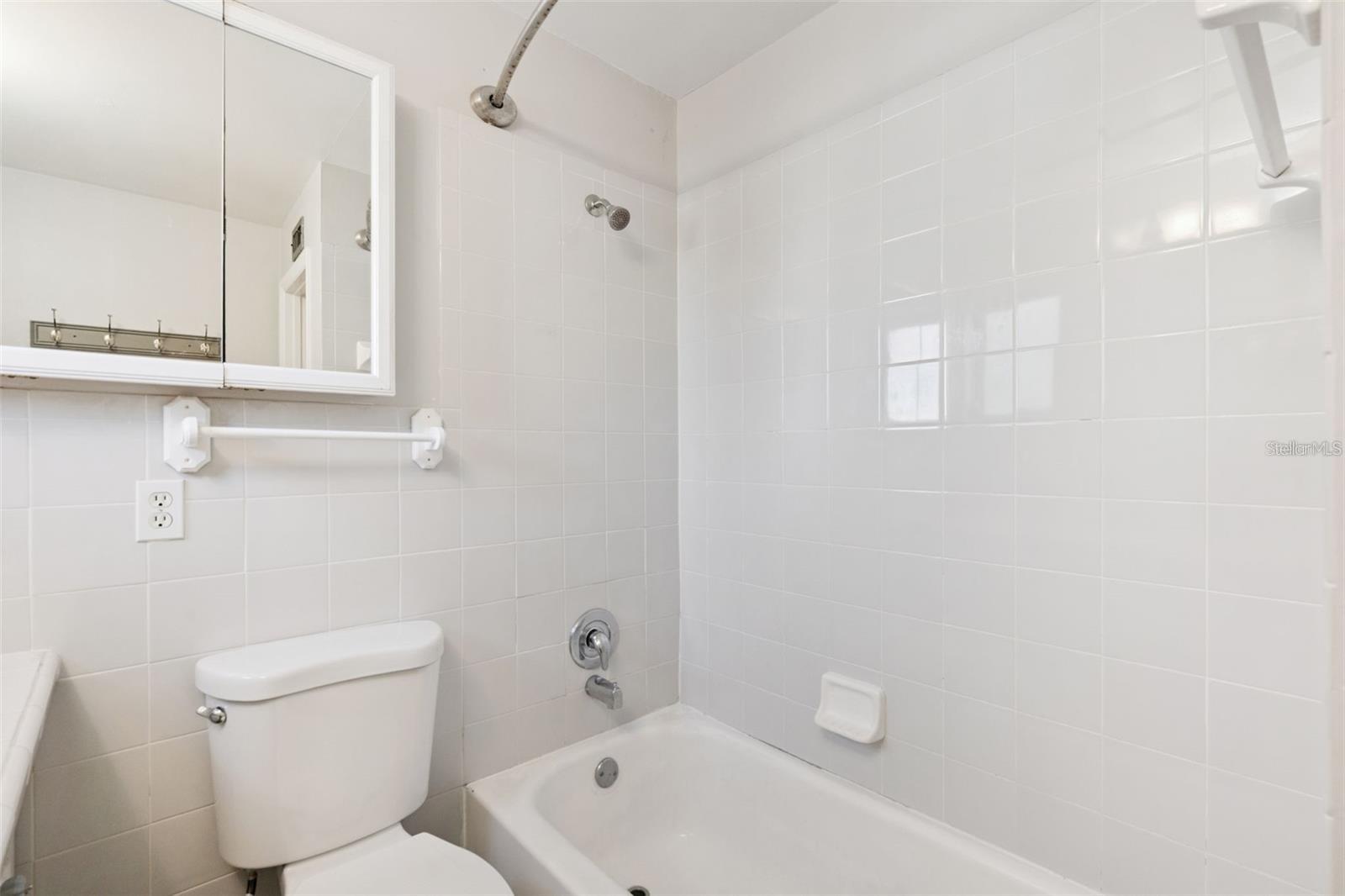 320 Lakeview St #213 Property Photo 17