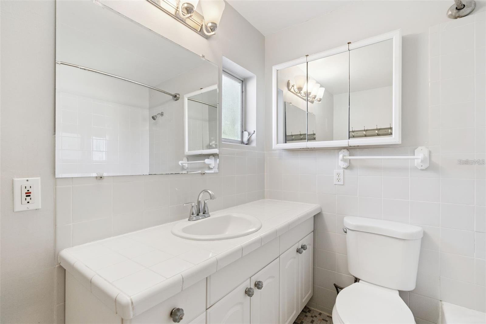 320 Lakeview St #213 Property Photo 18