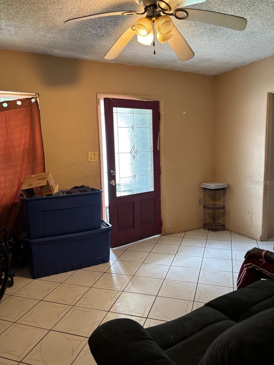 1014 37th St Property Photo 3
