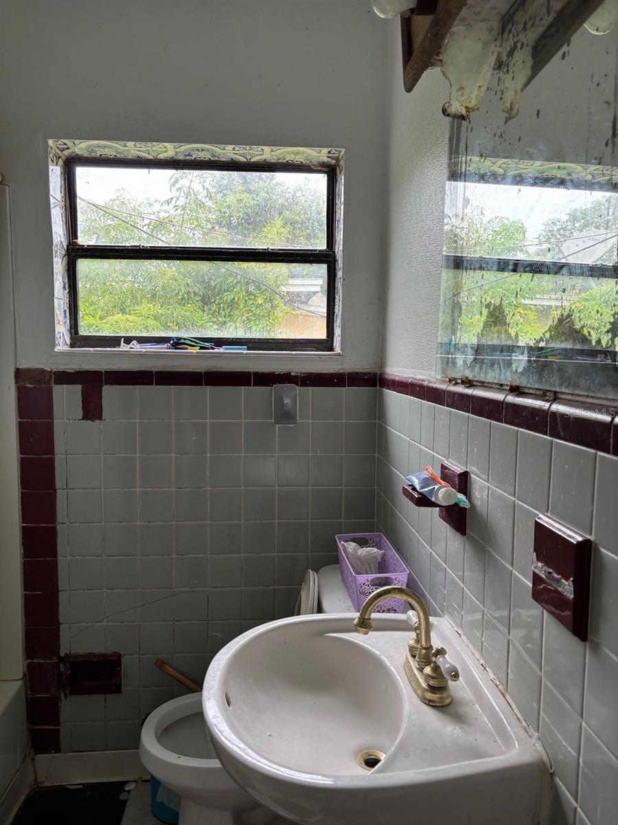 1014 37th St Property Photo 13