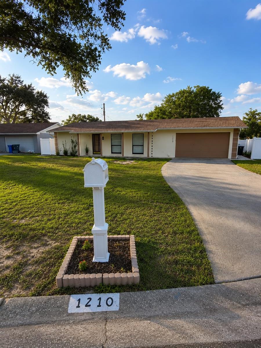 1210 Branda Vista Dr Property Photo 3