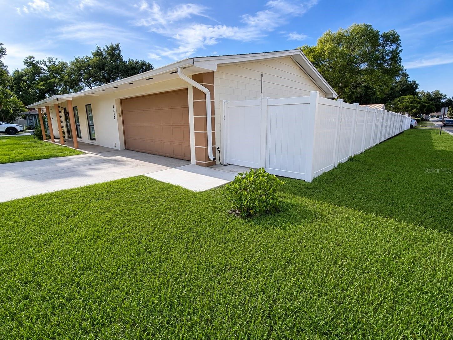 1210 Branda Vista Dr Property Photo 4