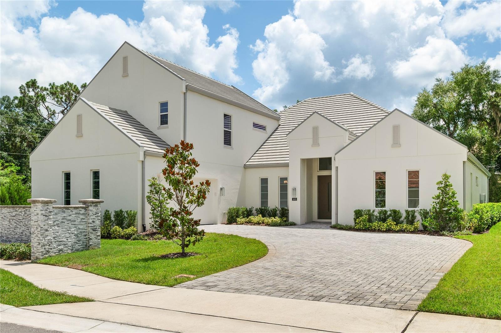 1605 MANOR WOODS WAY