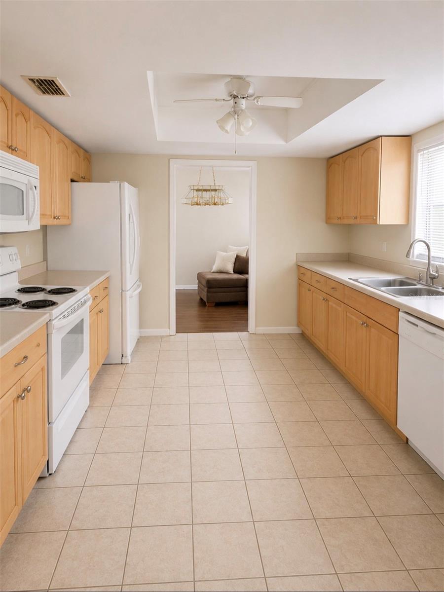 1840 Aster Dr Property Photo 5