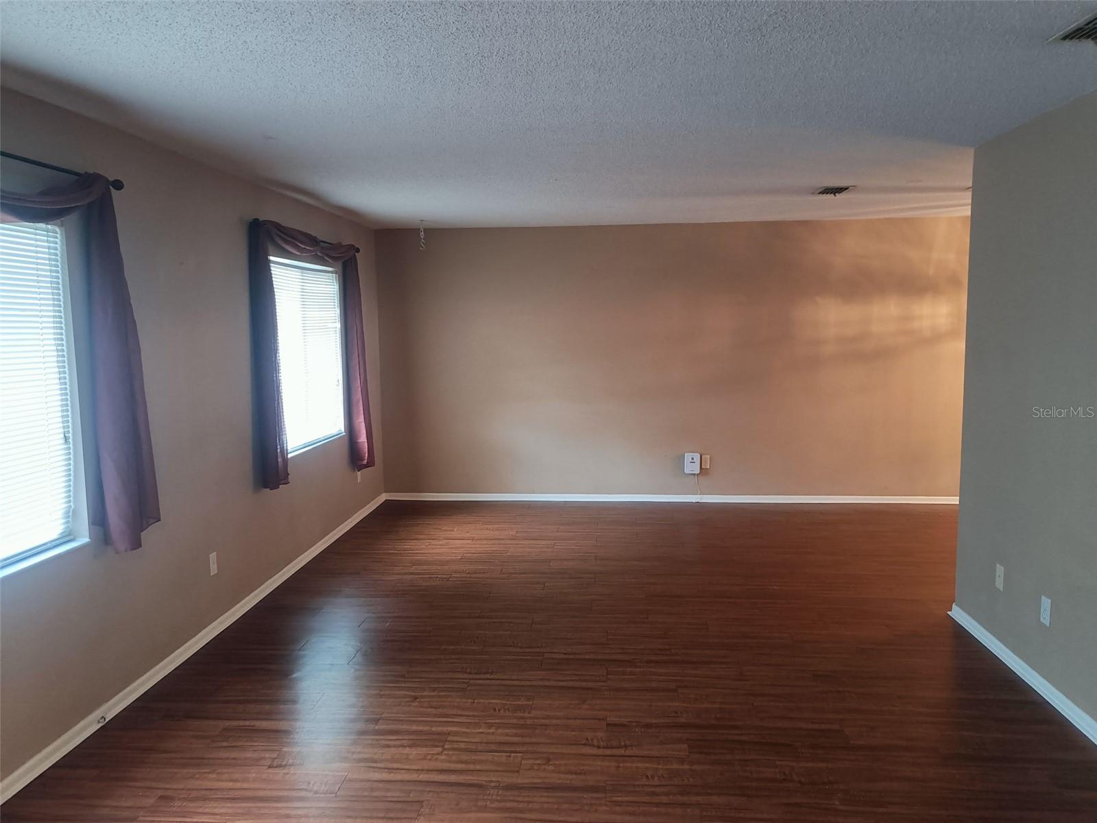 1840 Aster Dr Property Photo 8