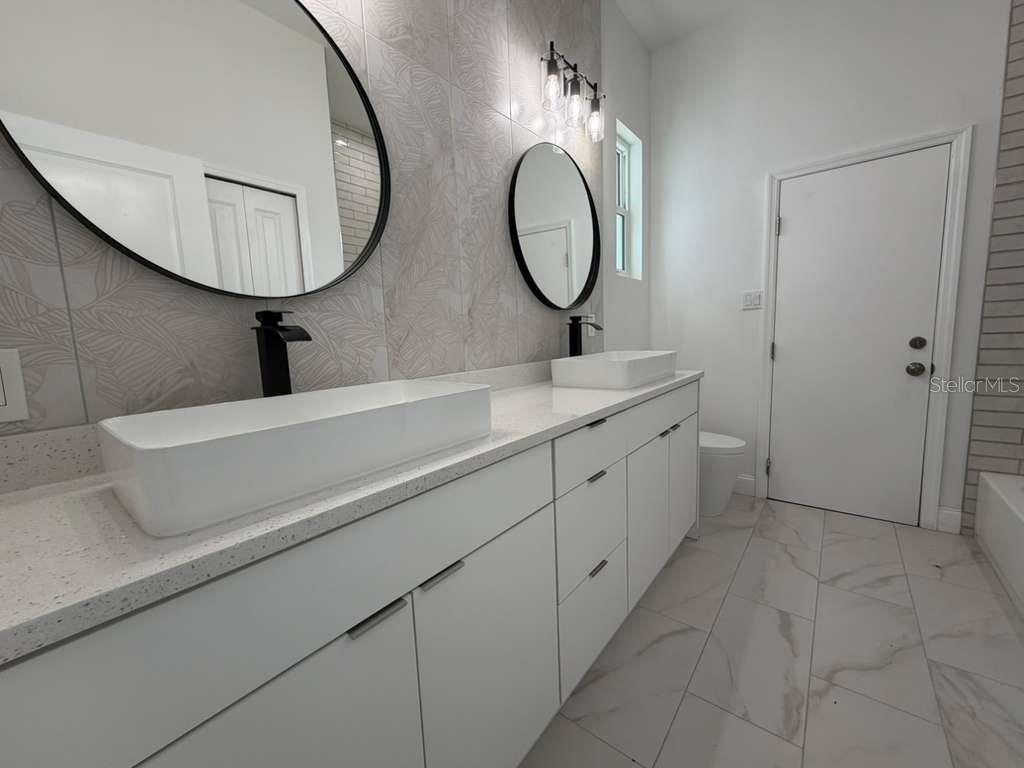 2551 Alhaven Ter Property Photo 12