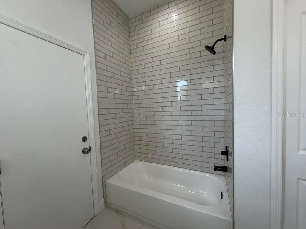 2551 Alhaven Ter Property Photo 13