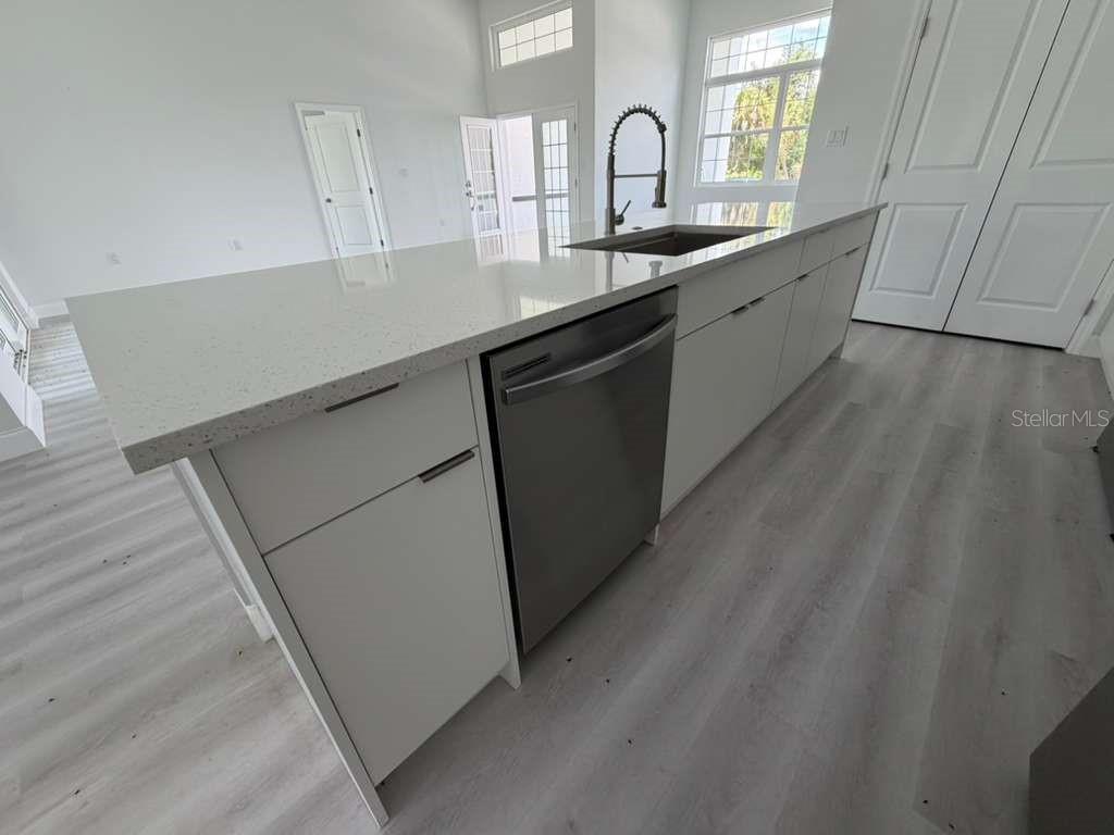 2551 Alhaven Ter Property Photo 15