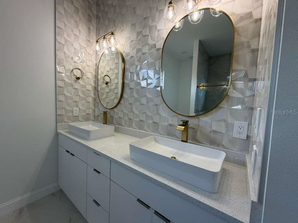 2551 Alhaven Ter Property Photo 24