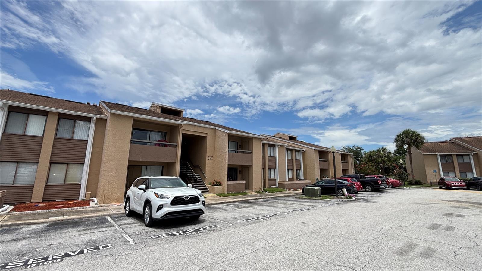 5169 Vineland Rd #b208 Property Photo 2