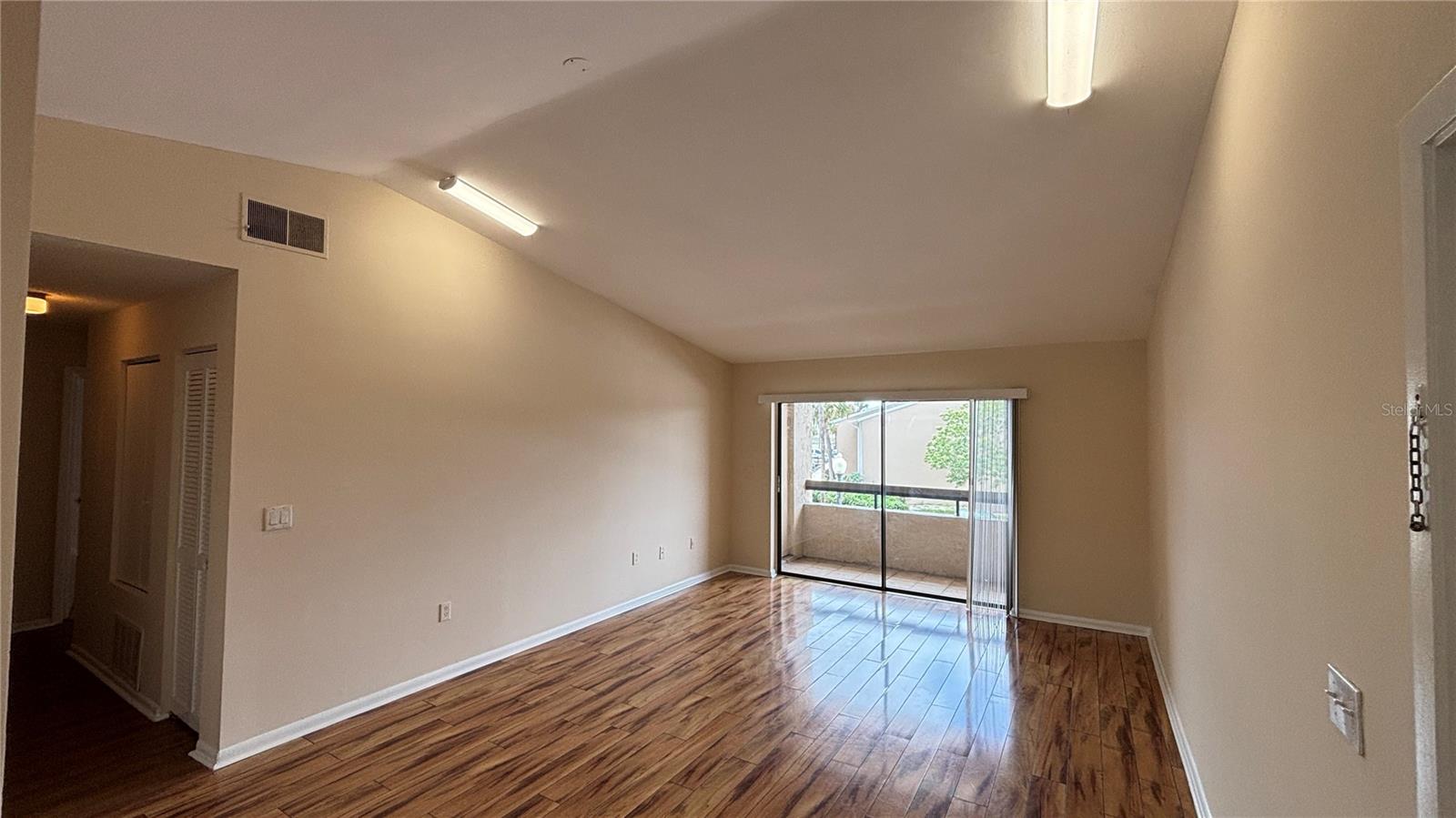 5169 Vineland Rd #b208 Property Photo 12
